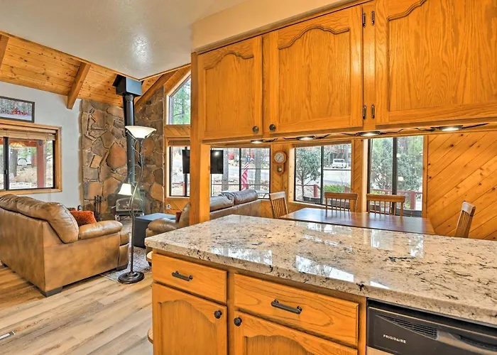 1 Mi To Secluded With Deck In Holiday home Munds Park