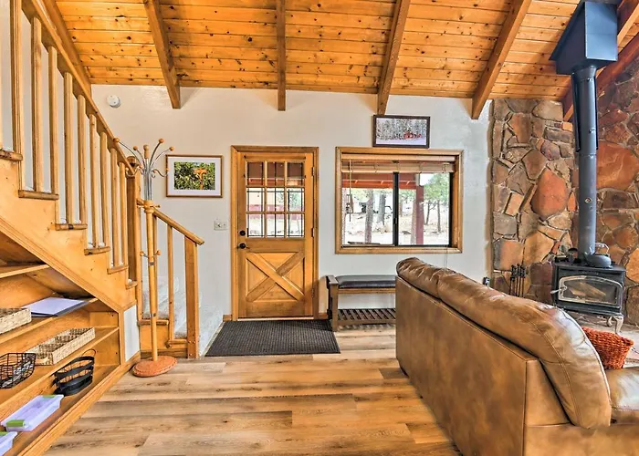 Holiday home 1 Mi To Secluded With Deck In