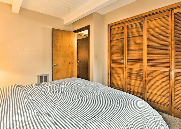 1 Mi To Secluded With Deck In Holiday home *